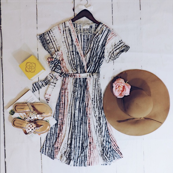 Gorgeous Striped Wrap Dress 👗Brand New WT - Picture 7 of 8